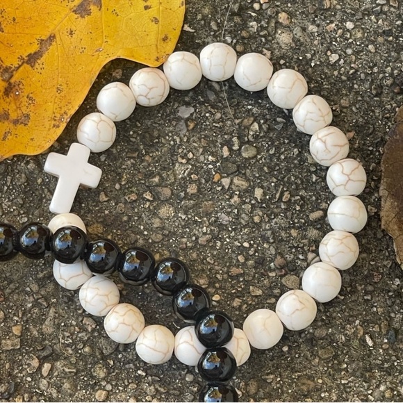 2 piece Marble Cross Stone black/white Bracelet set - Picture 5 of 5